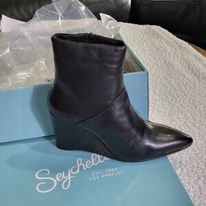 NEW Seychelles Women's Only Girl Fashion Boot Leather wedge bootie  Size 8